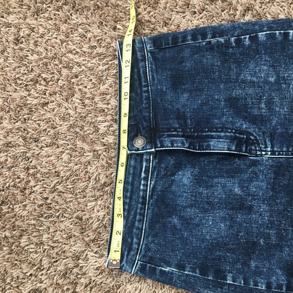 2/$18💜Pencil Denim Skirt - Picture 3 of 4